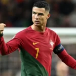 Cristiano Ronaldo Menyaksikan Pertandingan Tinju