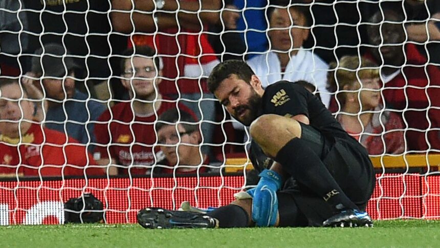 Cedera Alisson Becker, Liverpool Tanpa Kiper Andalannya Selama 2 Pekan