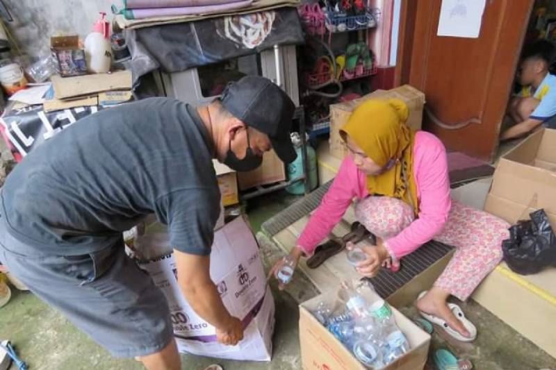 Dinas Lingkungan Hidup Mengajak Warga untuk Memilah Sampah di Rumah dan Mengurangi Volume Sampah ke TPA