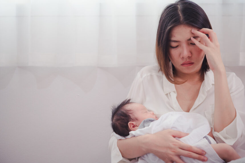 Dampak Penurunan Hormon Setelah Melahirkan Potensi Munculnya Post Partum Blues