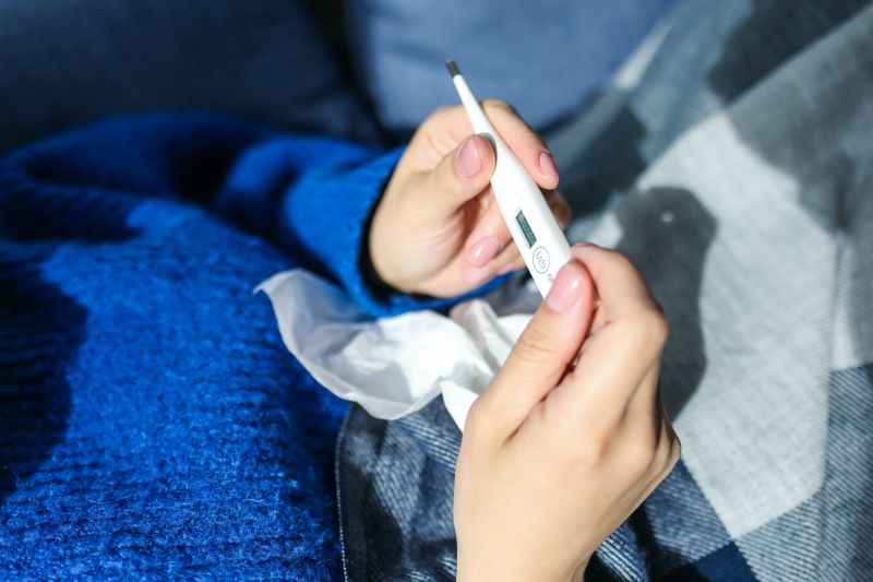 Gejala Umum Pneumonia pada Awalnya Seringkali Muncul dalam Bentuk Demam