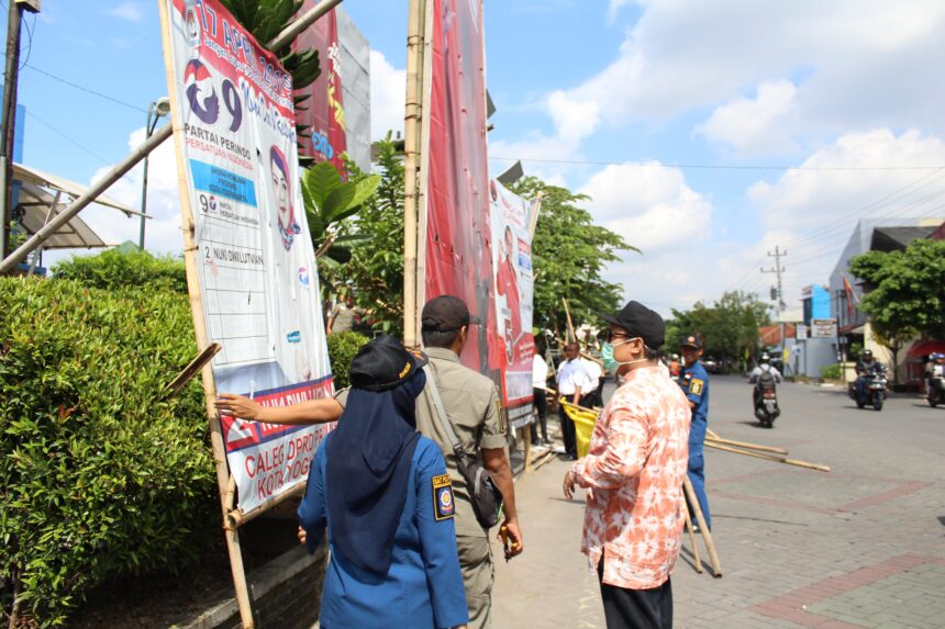 KPU Mewajibkan Peserta Pemilu Melaporkan Pemasangan Alat Peraga Kampanye di Luar Zona