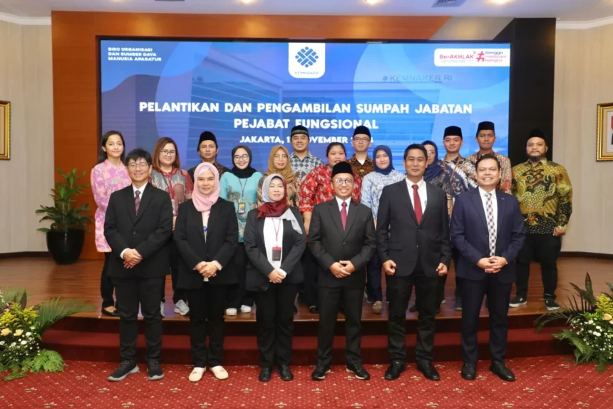 Kementerian Ketenagakerjaan Pejabat Wajib Tunjukkan