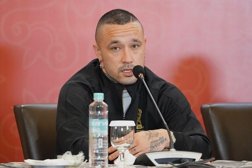 Pesepak bola Radja Nainggolan Bersemangat Menyambut Aquabike Jetski di Danau Toba