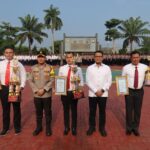 Polda Memberikan Penghargaan kepada Polres yang Meraih Gelar Kampung Bebas Narkoba