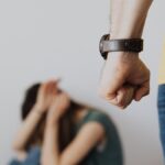 Polisi Menangkap Tersangka Kekerasan Dalam Rumah Tangga (KDRT)