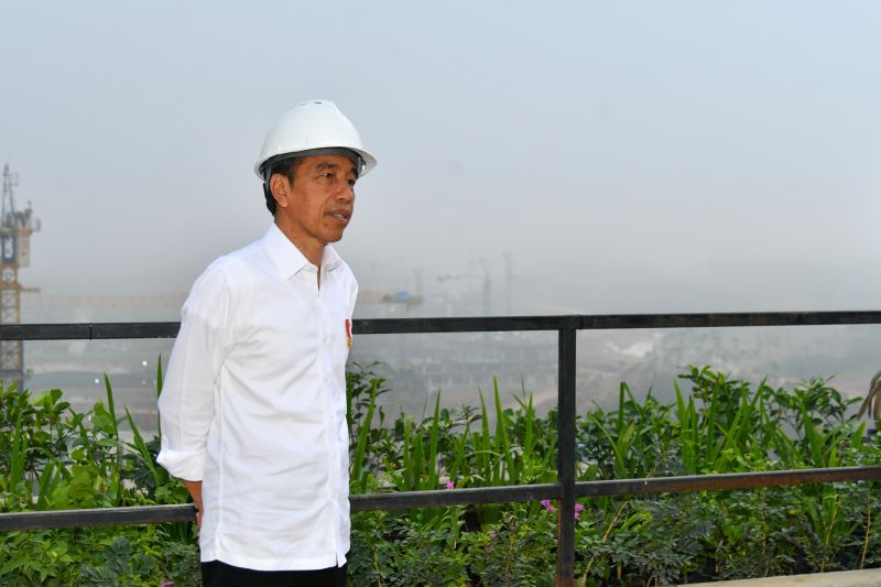 Presiden Joko Widodo Melakukan Peletakan Batu Pertama PLTS di IKN
