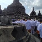 Upacara Doa Perdamaian Palestina oleh Umat Buddha di Candi Borobudur