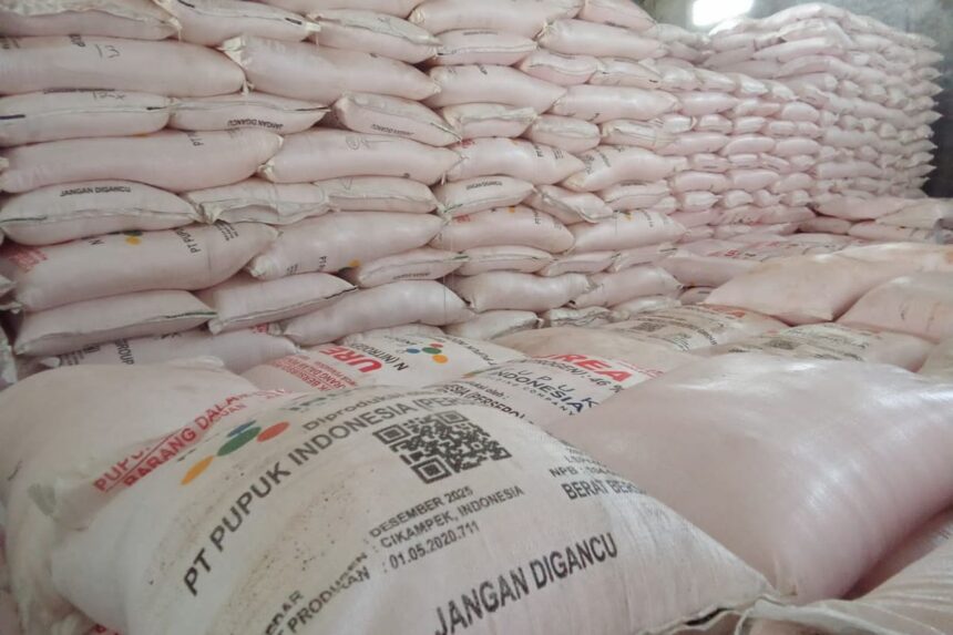1.077 Distributor Menyalurkan Pupuk Subsidi untuk Menguatkan Produksi Pangan Tahun 2024