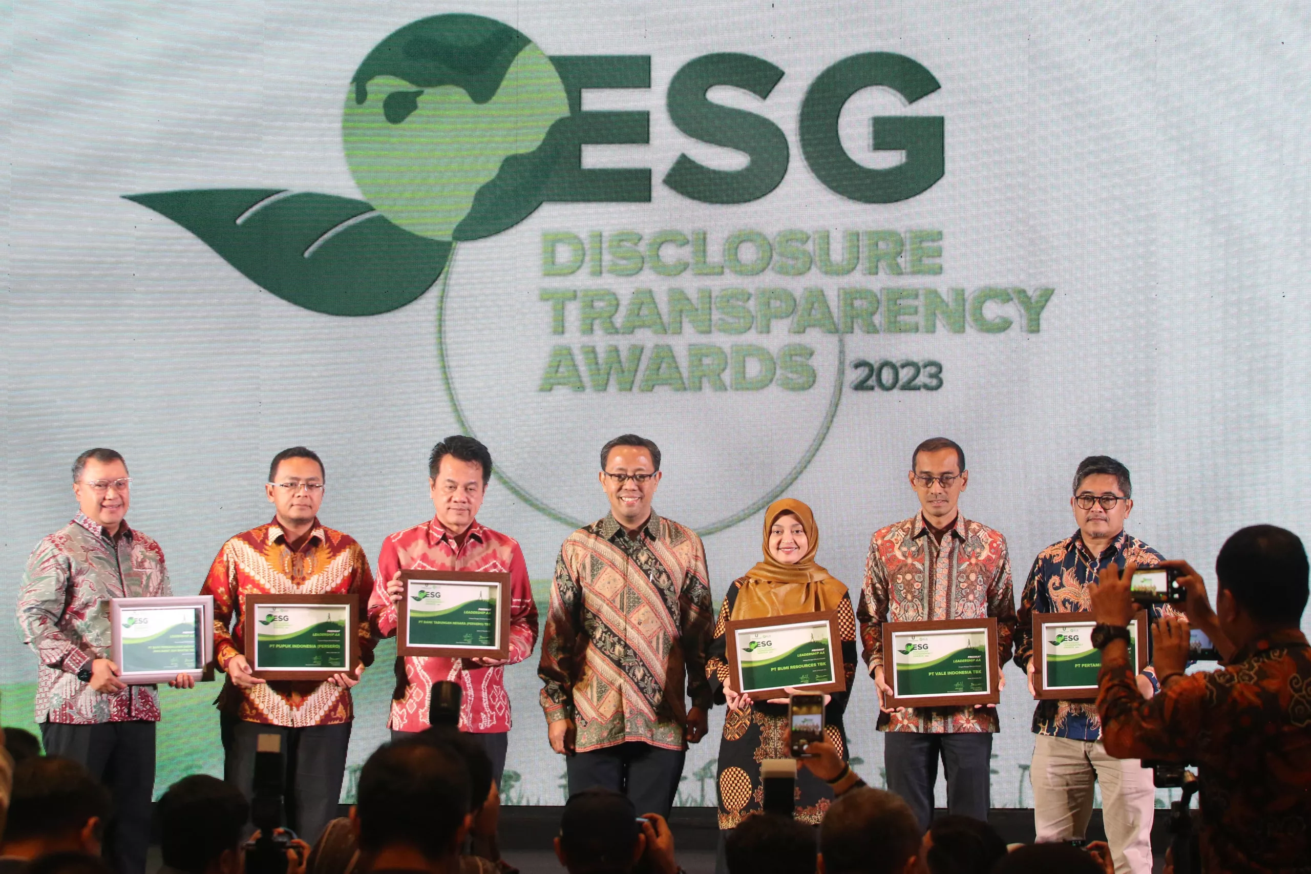 Bank BJB Raih Penghargaan dan Meneguhkan Komitmen Terhadap Bisnis Berkelanjutan