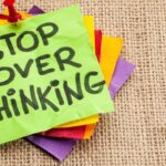 Cara Mencegah Overthinking dengan Mengalihkan Fokus dari Masalah