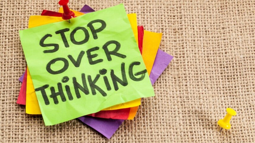 Cara Mencegah Overthinking dengan Mengalihkan Fokus dari Masalah