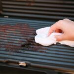 Langkah Membersihkan Peralatan Panggang untuk Persiapan BBQ Tahun Baru