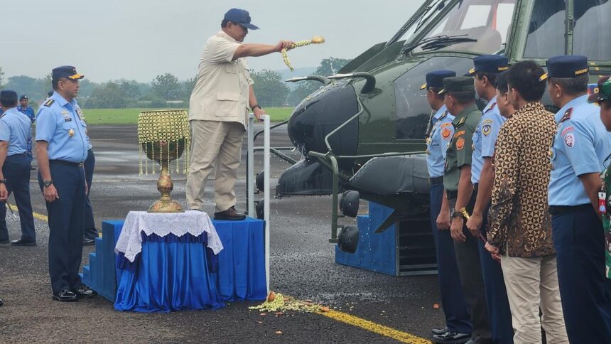 Menteri Pertahanan Prabowo Menyerahkan 8 Unit Helikopter H225M kepada TNI Angkatan Udara