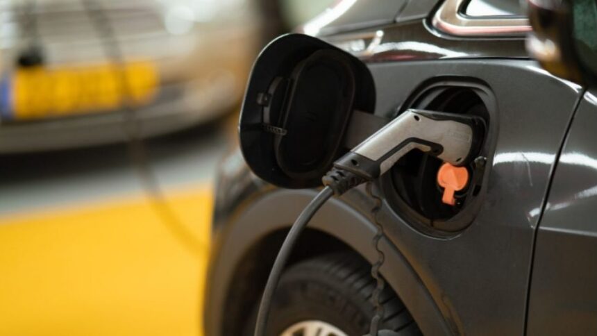 Pemerintah Menetapkan Insentif Impor Mobil Listrik Berlaku Hingga Akhir 2025