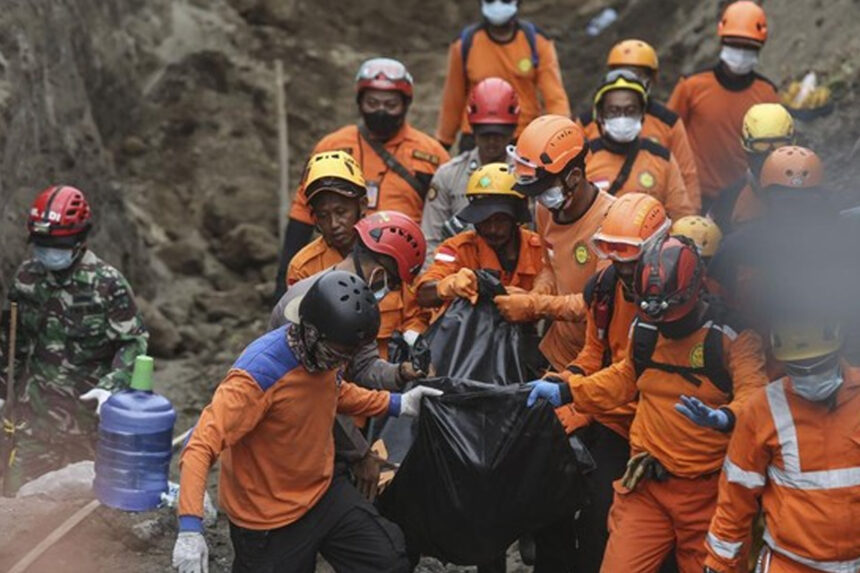 SAR Padang Konfirmasi 11 Pendaki Gunung Marapi Meninggal Dunia