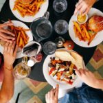 Strategi Mindful Eating Selama Musim Liburan untuk Mencegah Kenaikan Berat Badan