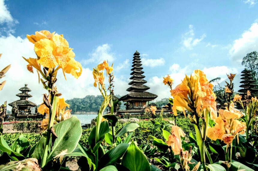Wisatawan Lokal Memilih Destinasi Domestik untuk Liburan Akhir Tahun
