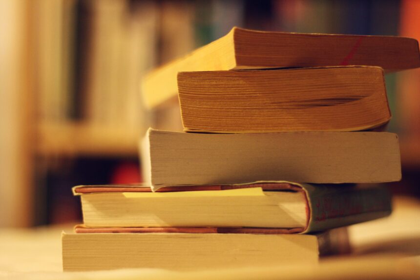 5 Tips Agar Buku Tetap Terjaga dari Kuningan dan Serangan Rayap