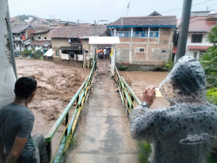 Banjir Bandang Melanda Jalan Braga Bandung, 600 Rumah Terendam