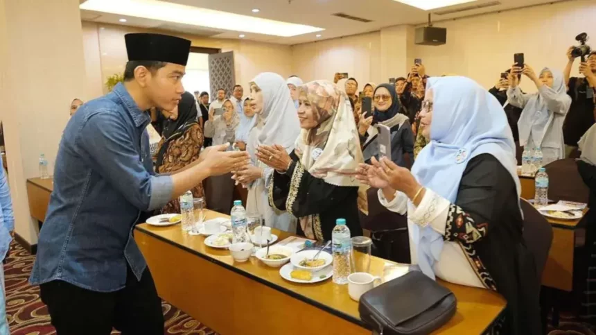 Gibran Maksudkan untuk Menggerakkan Ekonomi Santri dalam Pertemuan dengan Bu Nyai Khos