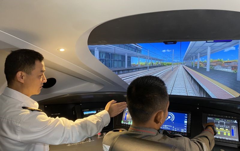 KCIC Melatih Masinis Indonesia dalam Persiapan Operasional Kereta Cepat