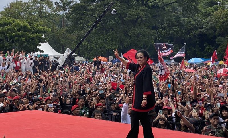 Ketua Umum PDI Perjuangan, Megawati Soekarnoputri, Merayakan Ulang Tahun ke-77
