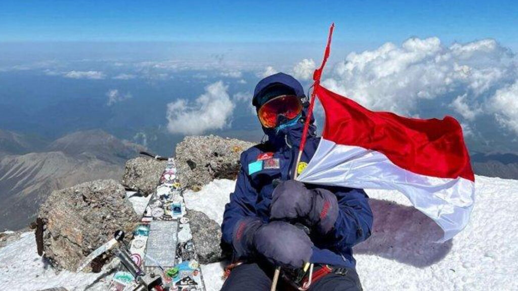 Pendaki muda, Khansa Syahlaa, akan menaklukkan puncak Gunung Aconcagua, Argentina.