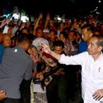 Pembagian Kaos dan Perlengkapan Balita oleh Presiden Jokowi dan Ibu Iriana di Salatiga