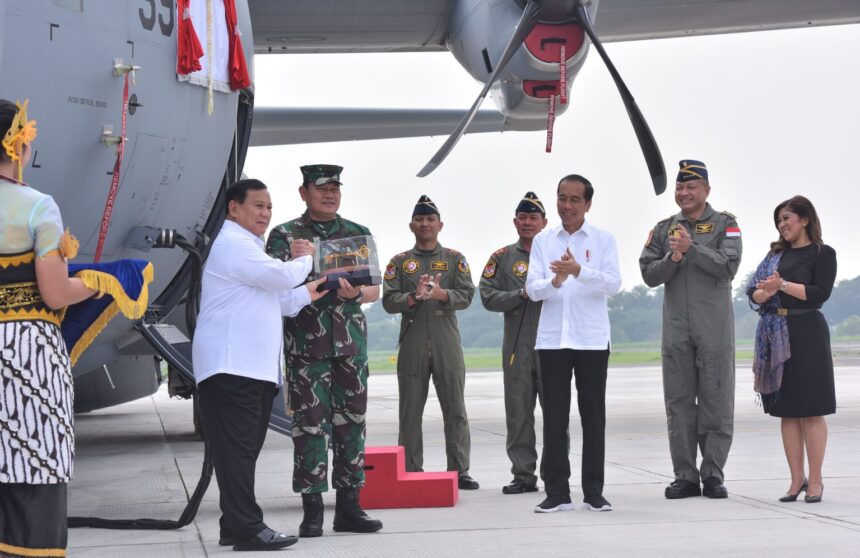 Presiden Hadiri Seremoni Penyerahan Pesawat C-130J-30 Super Hercules untuk TNI AU