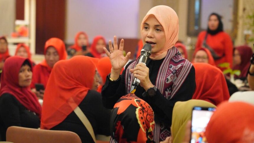 Siti Atikoh Menepis Isu Penghentian PKH dan Bansos oleh Ganjar-Mahfud