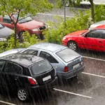 Tips Aman Parkir Mobil di Tengah Musim Hujan