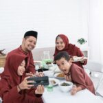 3 Tips Memilih Pakaian Kembaran Keluarga untuk Lebaran