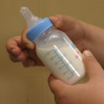 Apakah Boleh Bayi Minum ASI Menggunakan Botol Dot