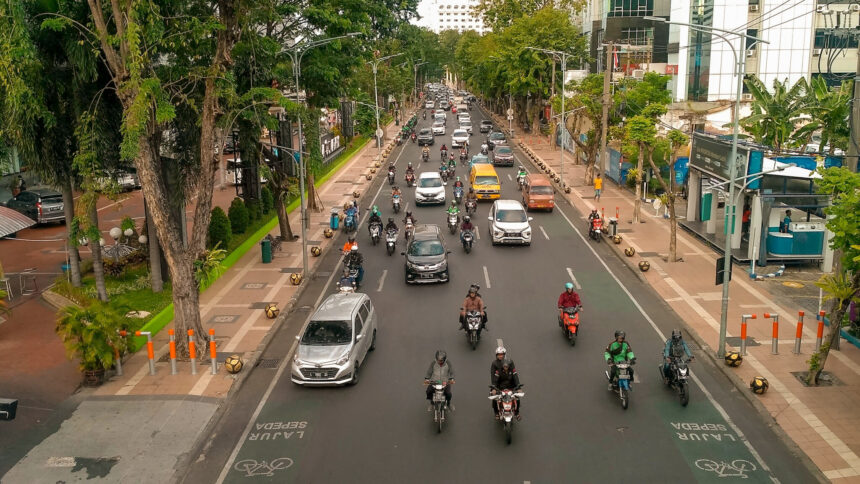 Aturan dan Penjelasan, Berapa Jarak Aman Berkendara yang Disarankan?