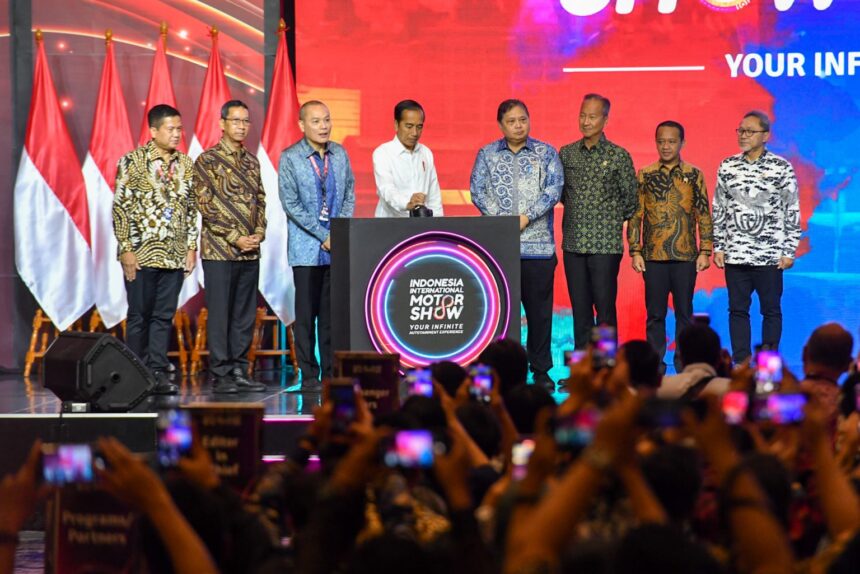 Buka IIMS 2024, Presiden : Kendaraan Listrik Masa Depan Otomotif Indonesia