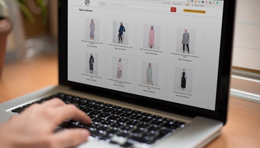 Kapan Waktu Ideal untuk Membeli Pakaian Lebaran secara Online?