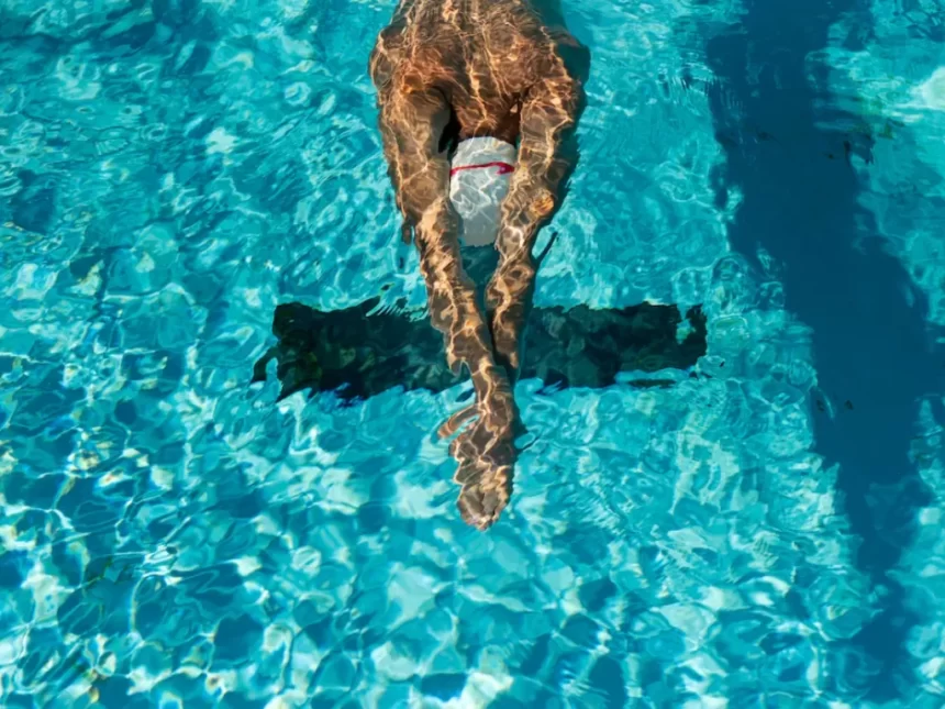 Lepaskan Stres dengan 6 Manfaat Berenang Seperti yang Dipraktikkan oleh Prabowo