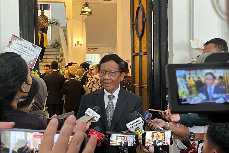 Mahfud Menyatakan Hadi Tjahjanto sebagai Sosok yang Positif