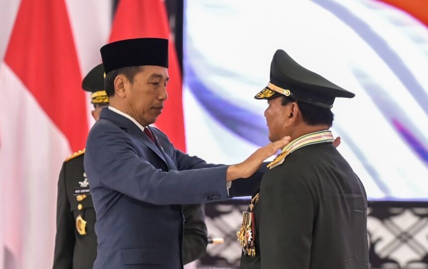 Prabowo Menerima Kenaikan Pangkat dari Presiden Jokowi