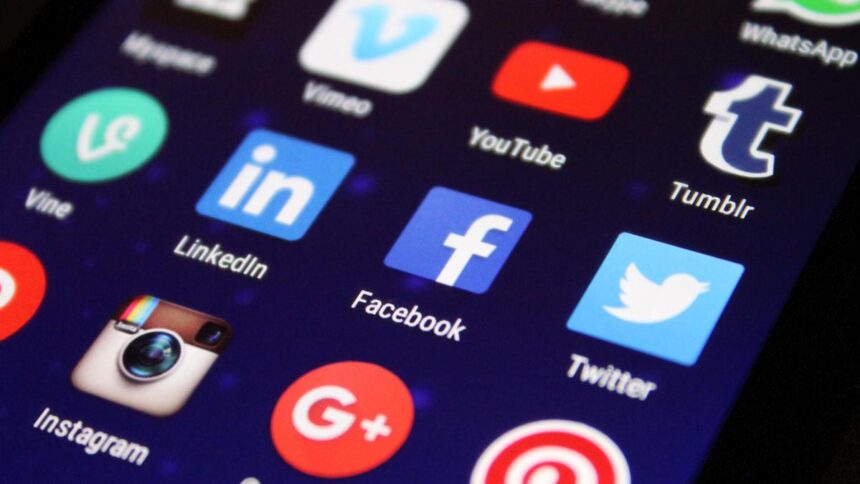 Strategi Cerdas Menggunakan Media Sosial, 4 Tips Bijak untuk Pengguna
