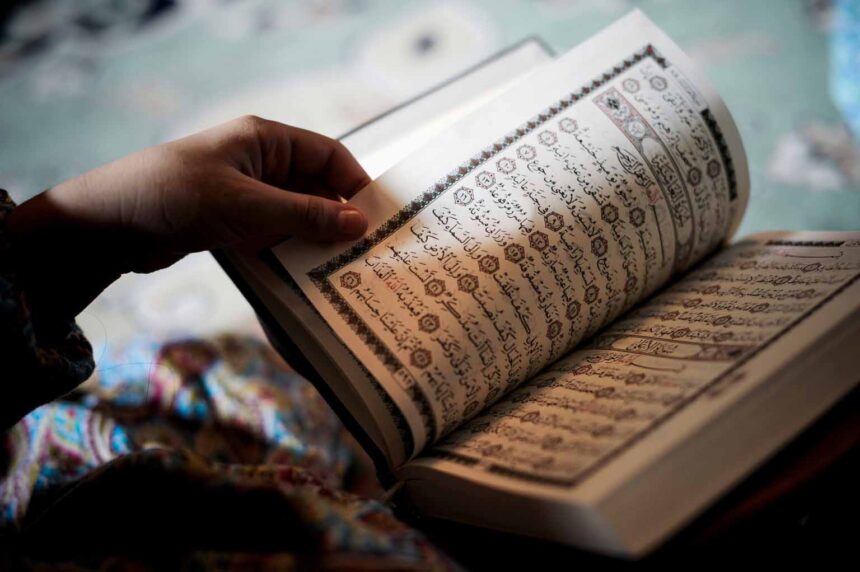 Ajaran Ekonomi dalam Al-Qur'an : Mengulas Mengenai Riba, Utang, dan Jual Beli