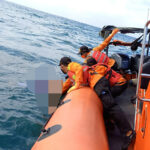 Evakuasi Nelayan Meninggal Akibat Kecelakaan Laut oleh Basarnas