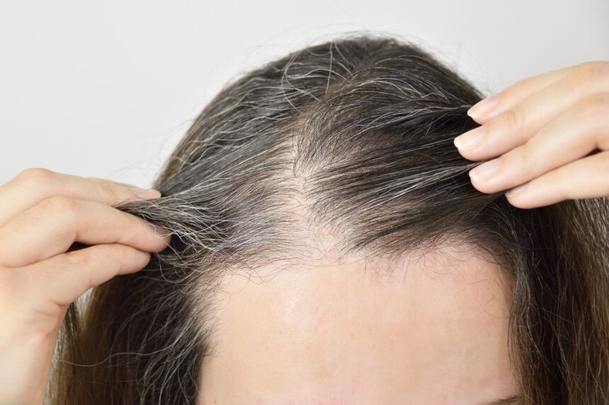 Mengenal Tanda-Tanda Penuaan Rambut, Bukan Hanya Beruban
