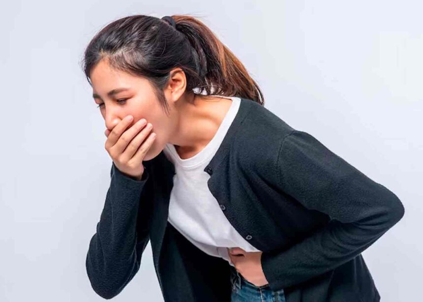 Muntah yang Tidak Disengaja, Apakah Puasa Batal atau Tidak?