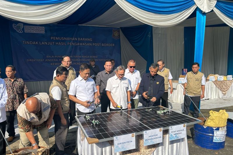 Pemusnahan Barang Impor Ilegal Senilai Rp9,3 Miliar oleh Kemendag