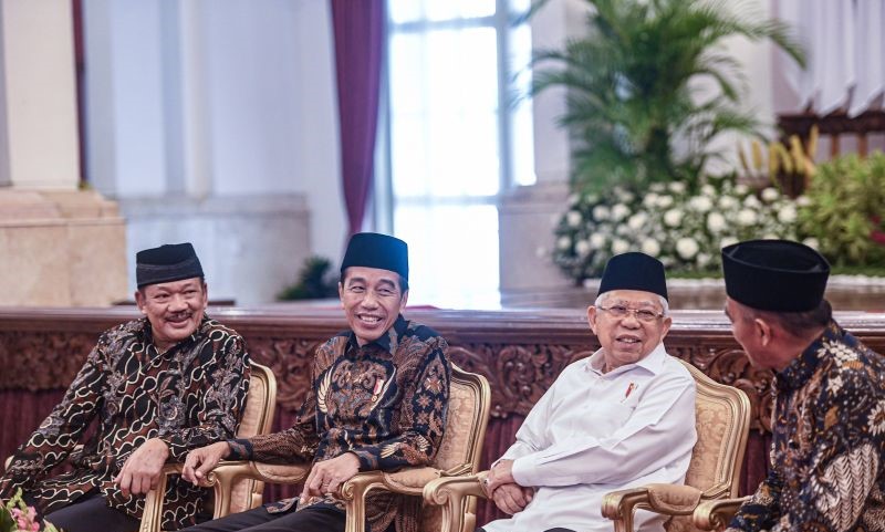 Presiden Jokowi Menandatangani PP Mengenai THR dan Gaji Ke-13 Bagi Aparatur Negara
