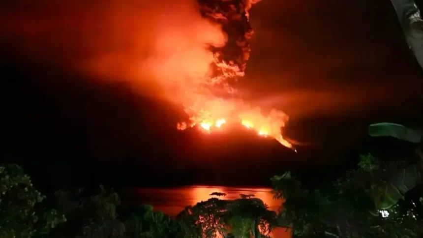 Evakuasi 272 Keluarga Dilakukan oleh BNPB Pasca Letusan Gunung Ruang