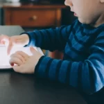 Hati-Hati saat Menitipkan Anak kepada Pihak Lain