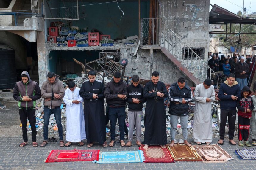 Israel Terus Melancarkan Serangan di Jalur Gaza Saat Hari Pertama Idul Fitri
